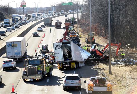 Fatal accident today on i 10 - Fort Worth police said ice was likely a factor. At least six people are dead from a massive freeway pileup in Fort Worth, Texas, according to Fort Worth police. Over 100 vehicles were involved in ...